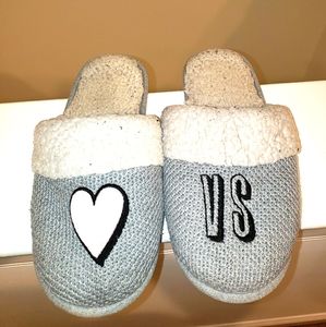 Used gray Victoria's Secret slippers size XL